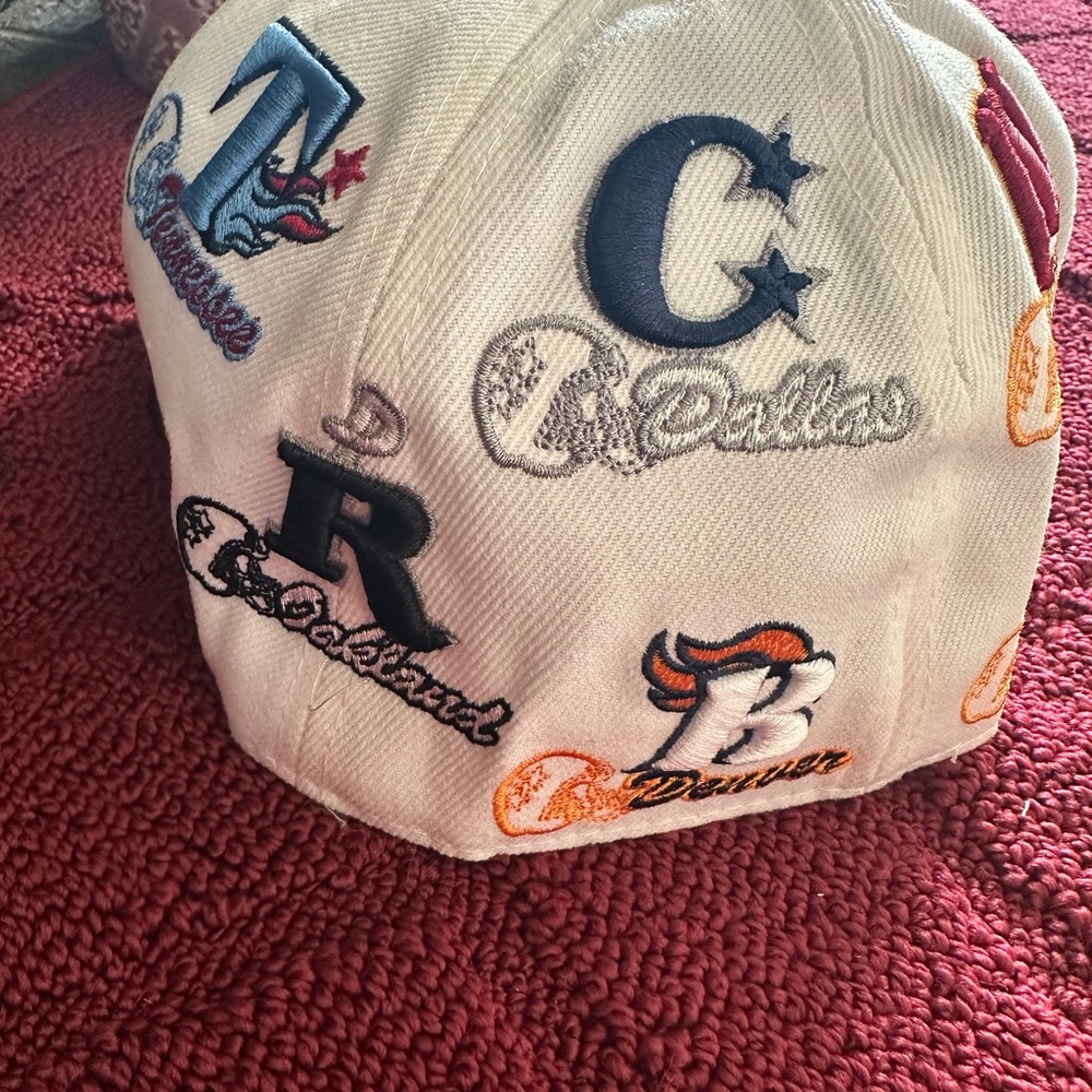 Hat - Picture 5 of 9